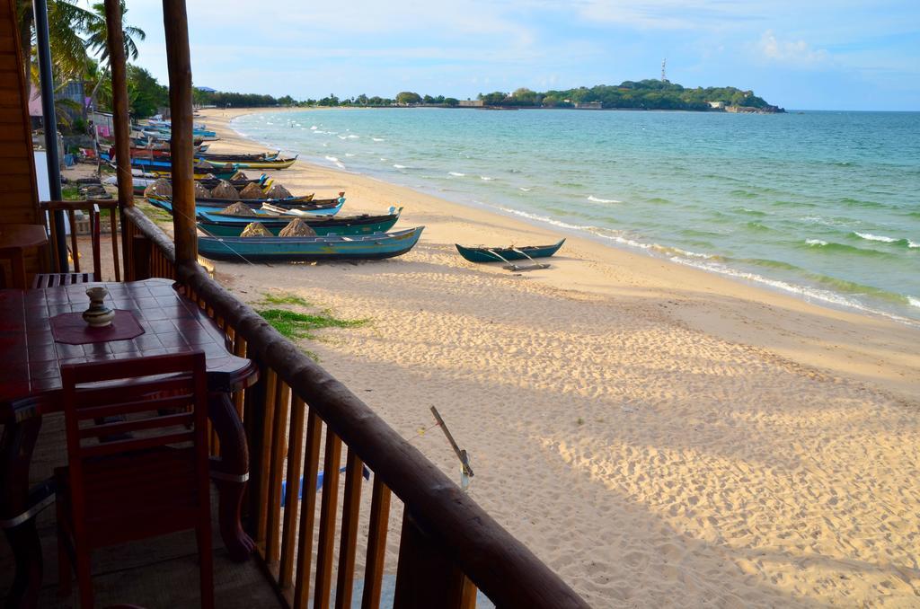 Dyke Rest Hotel Trincomalee Ngoại thất bức ảnh
